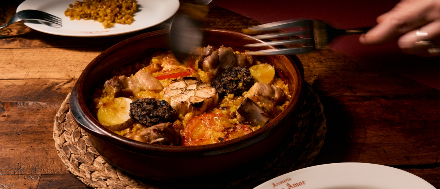 私たちを動かす4つの価値観 愛､ 挑戦､ 成長､ 共存